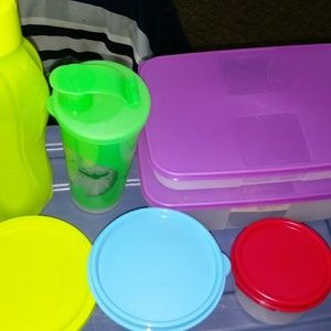 Tupperware container